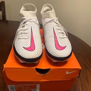 Womens soccer cleats